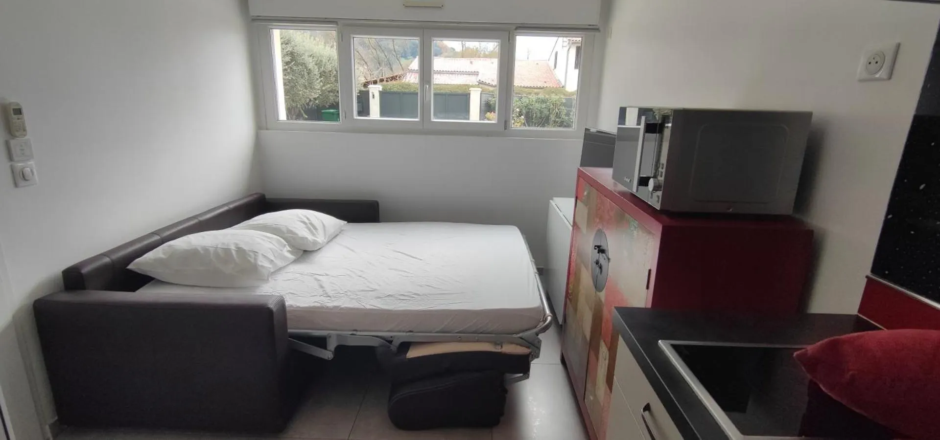 Charmant Studio Climatise Avec Parking, Terrasse Et Piscine Villeneuve-Loubet France