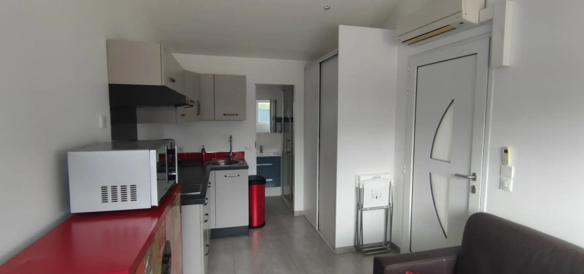Charmant Studio Climatise Avec Parking, Terrasse Et Piscine Villeneuve-Loubet 0*,  Francie