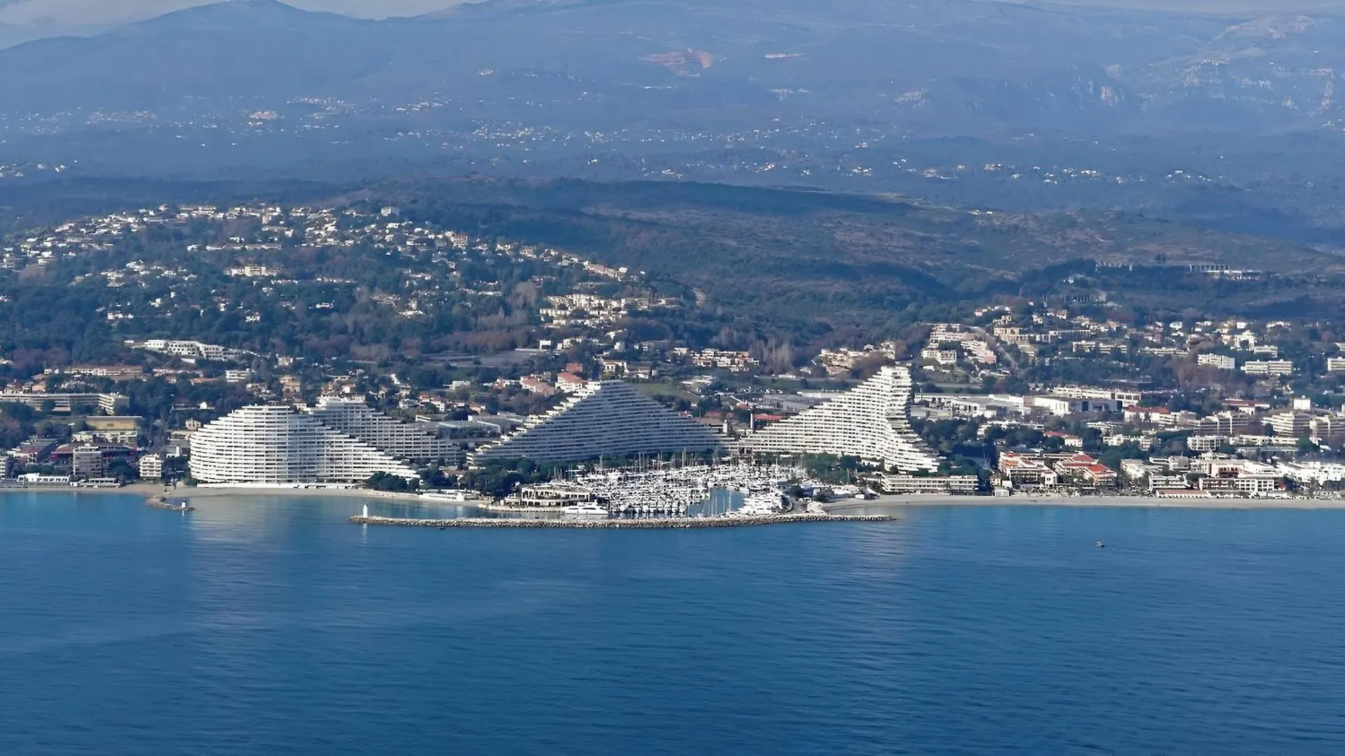 Charmant Studio Climatise Avec Parking, Terrasse Et Piscine Villeneuve-Loubet 0*,  France