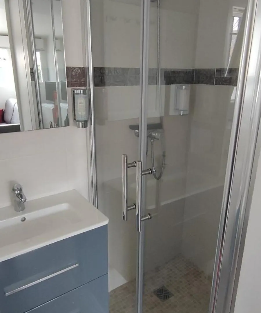 Charmant Studio Climatise Avec Parking, Terrasse Et Piscine Villeneuve-Loubet 0*,  France